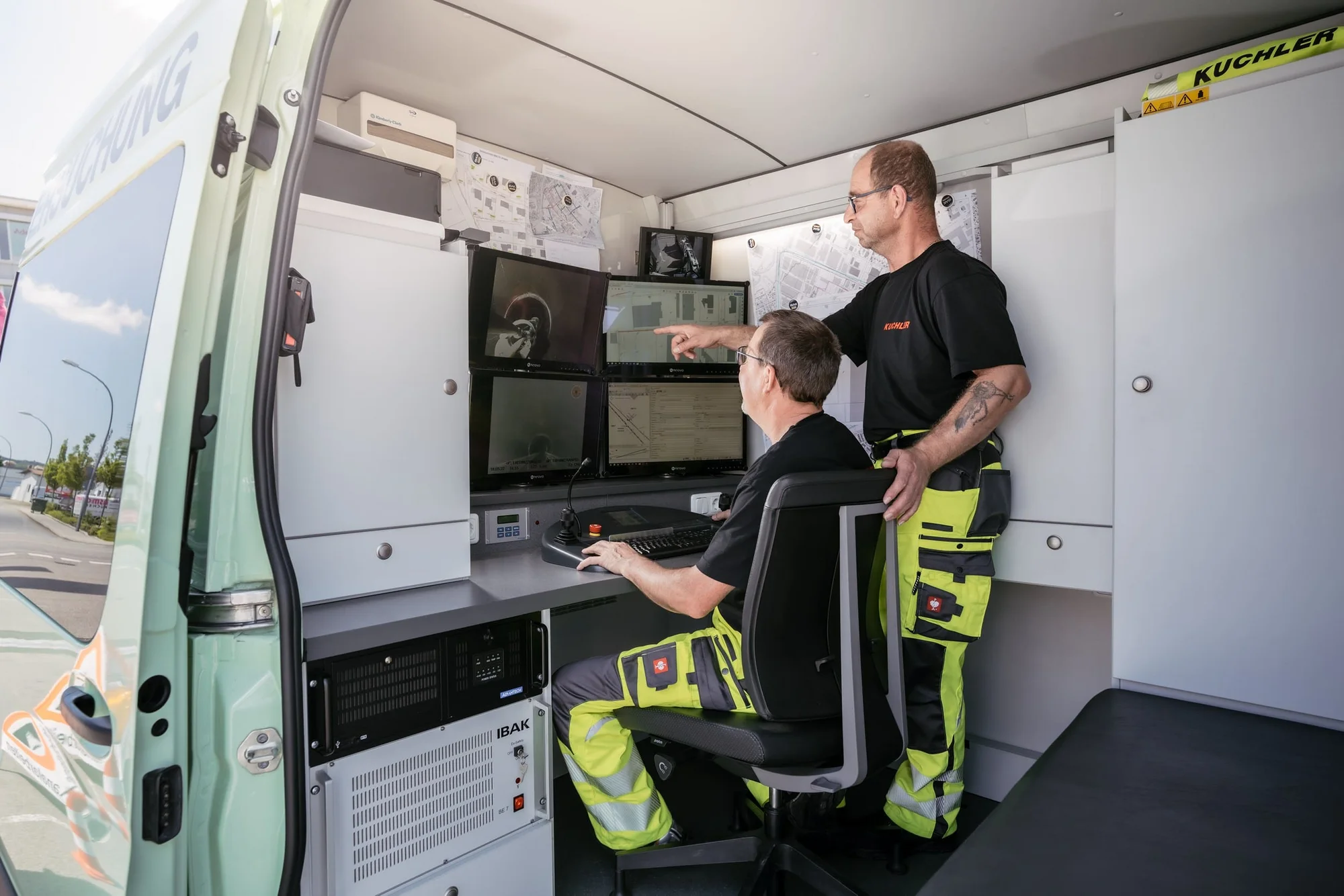 Team und Technik von Saugbagger Fürth